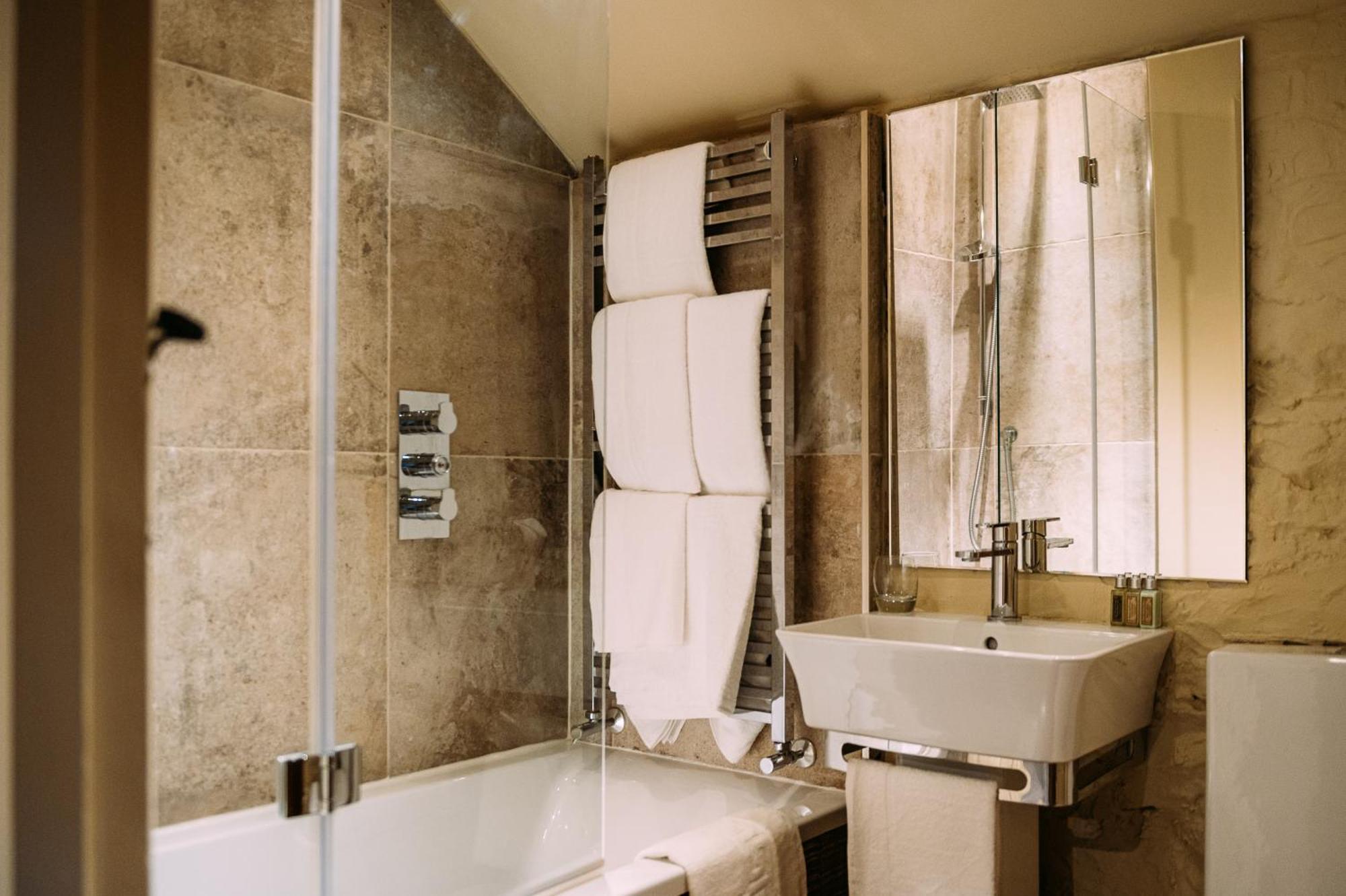 The Assheton Arms Otel Clitheroe Dış mekan fotoğraf